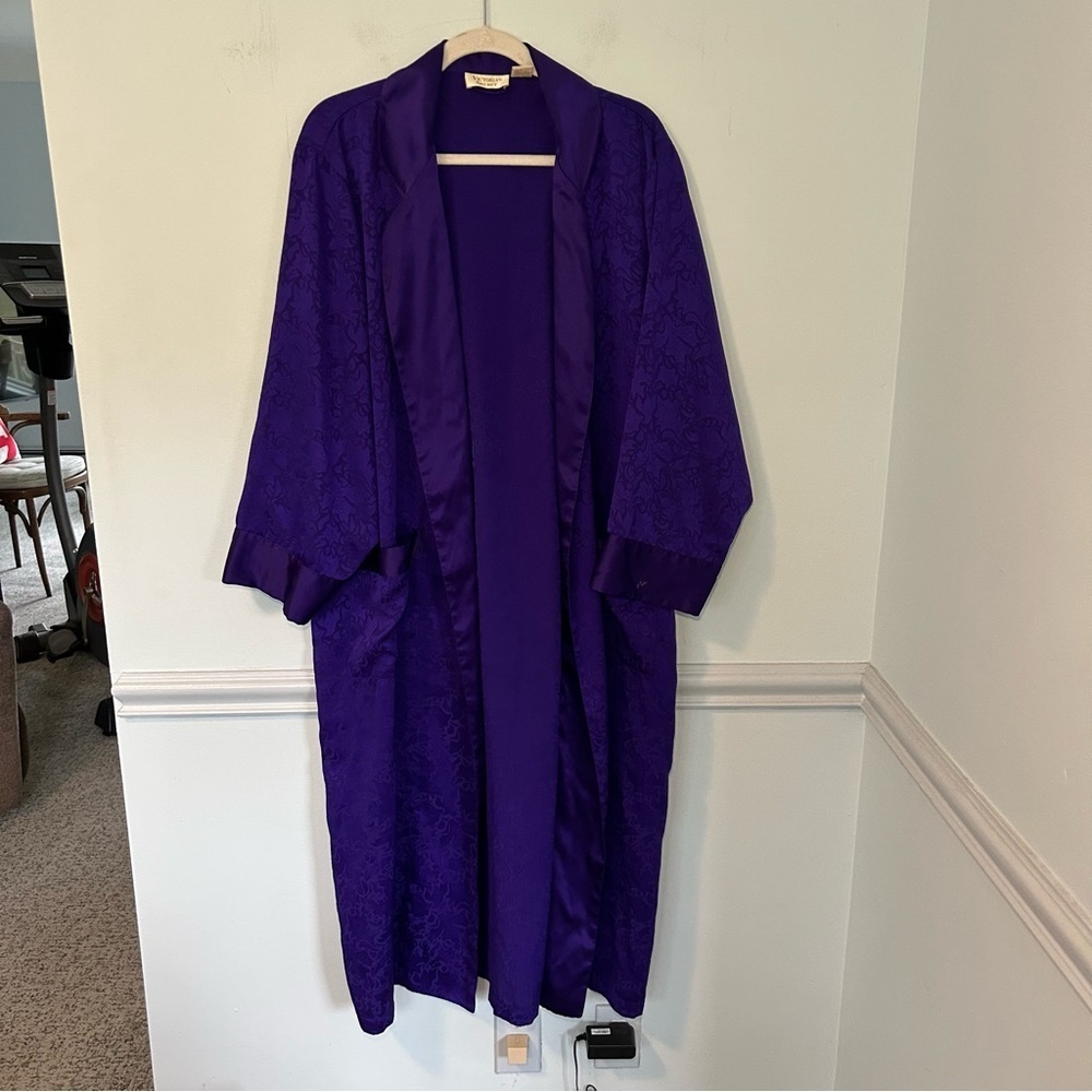 Victoria’s Secret Vintage Gold Label Purple Floral Robe Size Medium